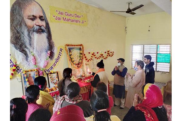 Gyan Yug Diwas was celebrated at the Maharishi Vidya Mandir Barabanki.	